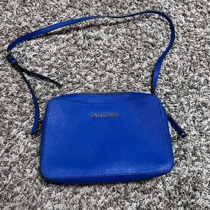 Michael kors crossbody